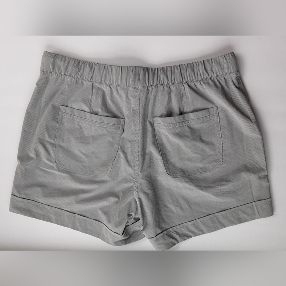 Athleta Searsucker Short, Size Medium, Mid-Rise - Picture 3 of 7